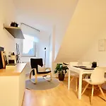 Beech Apartment: Maisonette + Free Parking + Netflix Appartement