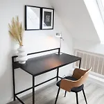 Beech Apartment: Maisonette + Free Parking + Netflix