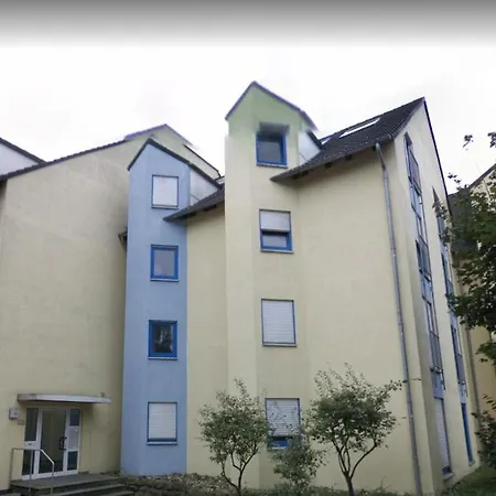 Beech Apartment: Maisonette + Free Parking + Netflix