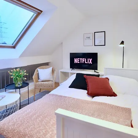 Beech Apartment: Maisonette + Free Parking + Netflix * エッセン