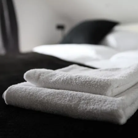 Beech Apartment: Maisonette + Free Parking + Netflix Apartman *
