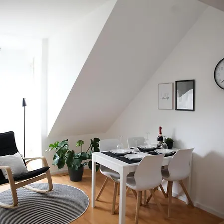 Apartman Beech Apartment: Maisonette + Free Parking + Netflix