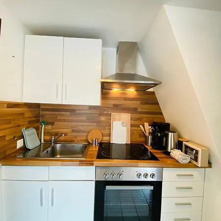 Beech Apartment: Maisonette + Free Parking + Netflix アパート *