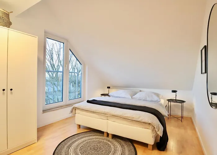 Beech Apartment: Maisonette + Free Parking + Netflix *