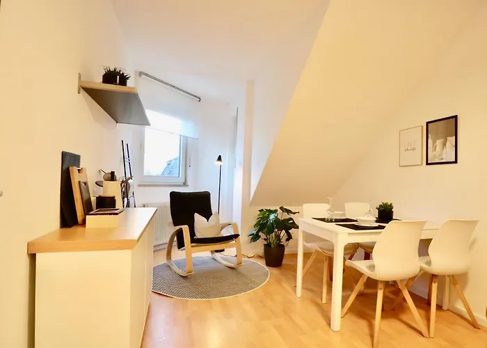 Beech Apartment: Maisonette + Free Parking + Netflix 公寓