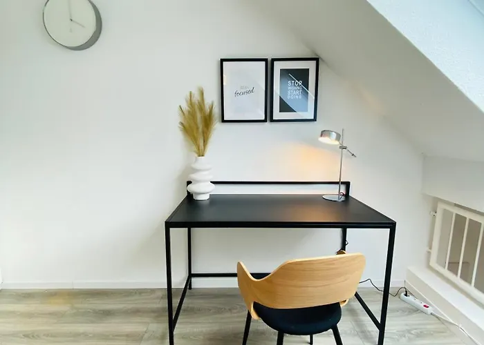 Beech Apartment: Maisonette + Free Parking + Netflix Apartment